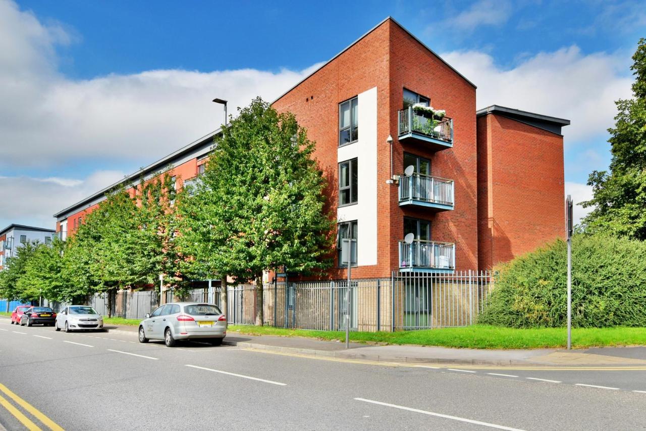 Budget Friendly With Twin Beds & Parking Apartment Manchester