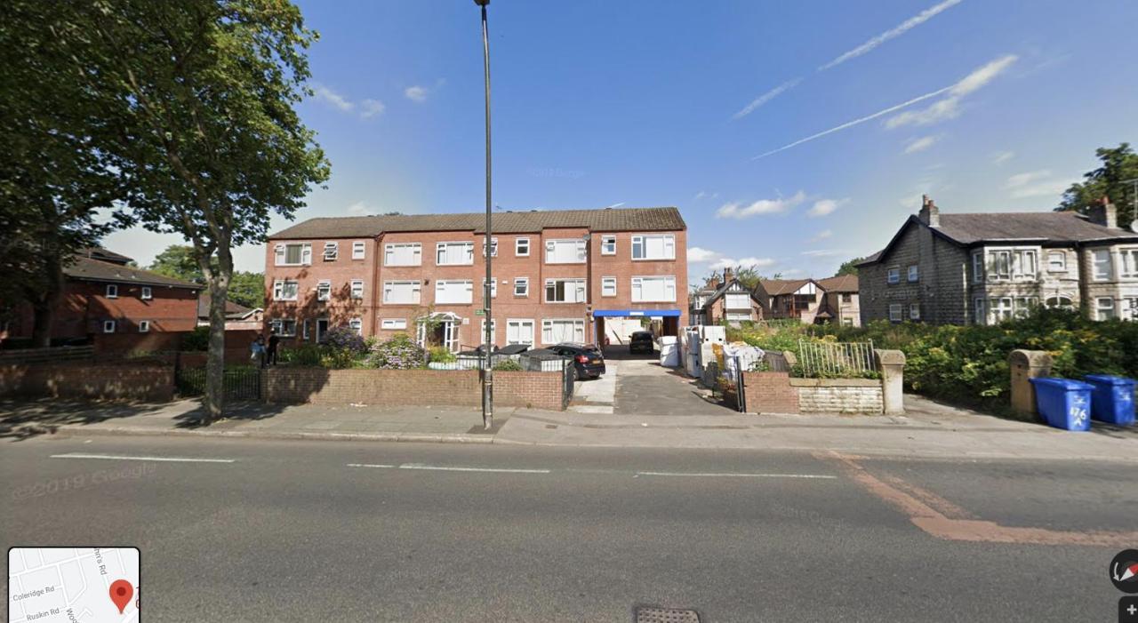 With Great Transport Links To Centre Apartment *