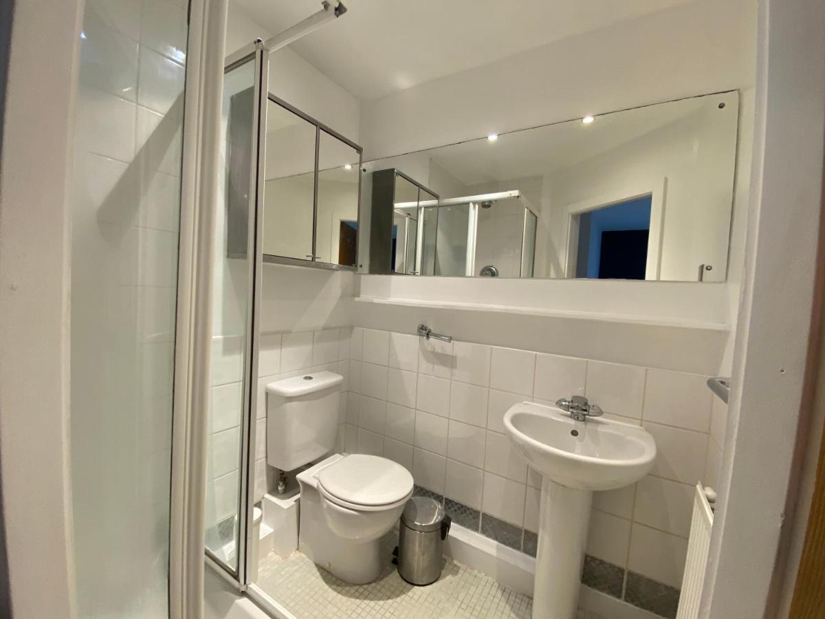 Holiday home Large 5-bed Centre Townhouse With Secure Parking *