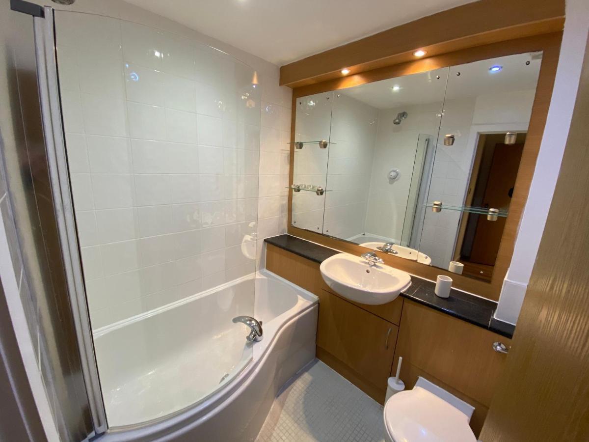 Large 5-bed Centre Townhouse With Secure Parking