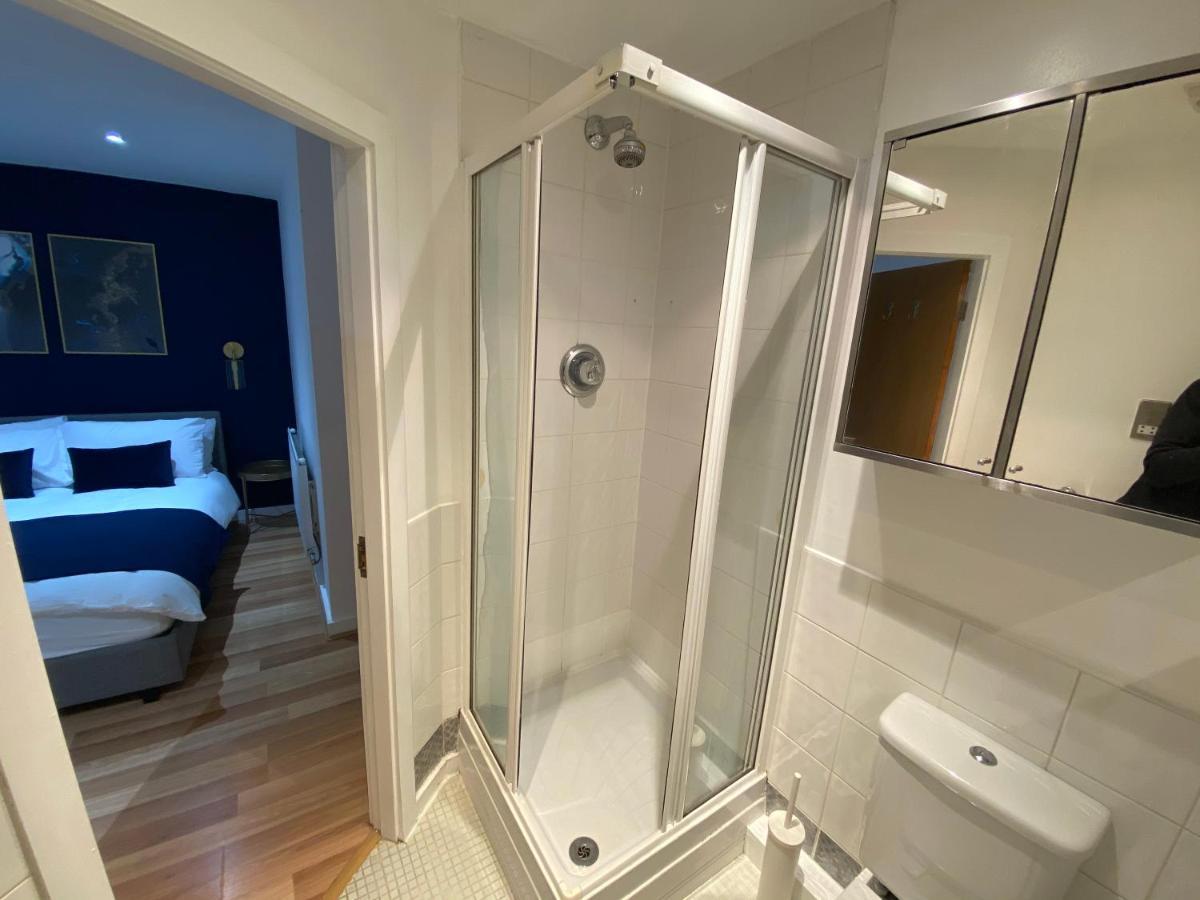 Holiday home Large 5-bed Centre Townhouse With Secure Parking