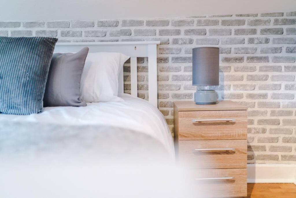 Kharma House - 5 Bed Sleeps 9 *