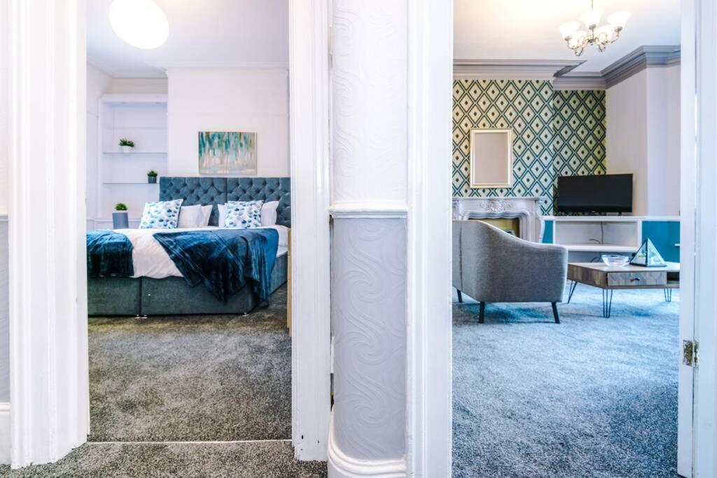 Kharma House - 5 Bed Sleeps 9 * Manchester