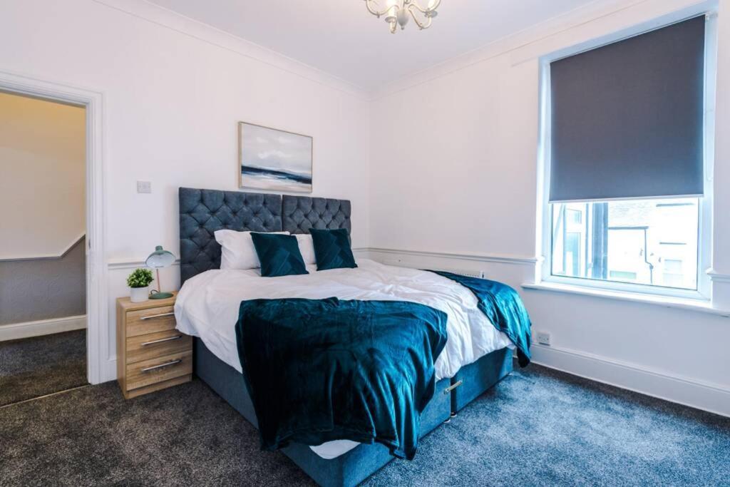 Kharma House - 5 Bed Sleeps 9 Apartment Manchester