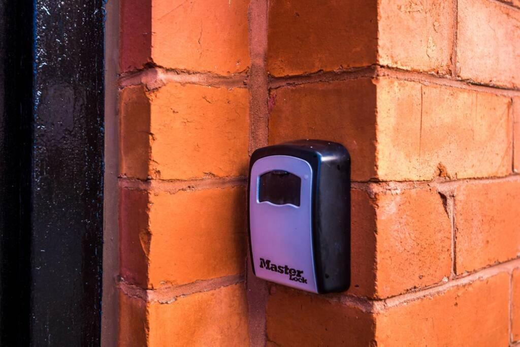 Stunning Refurbished House - Free Wifi - Sleeps 5 Manchester