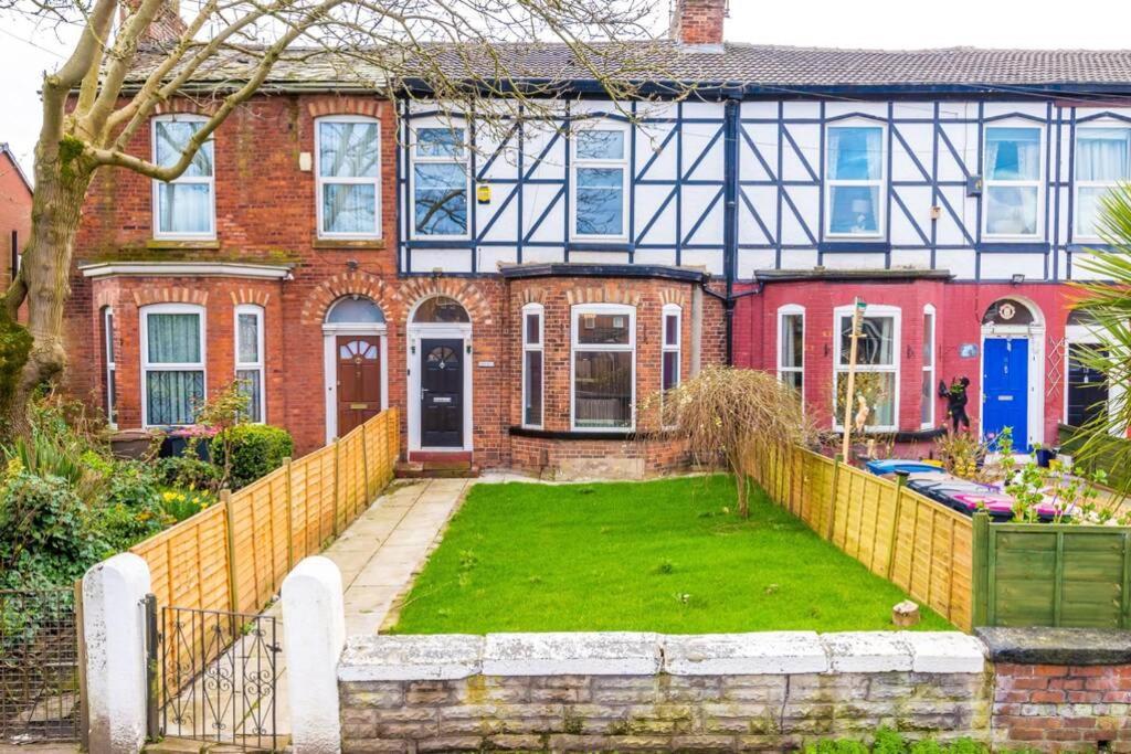Apartment Kharma House - 5 Bed Sleeps 9 Manchester