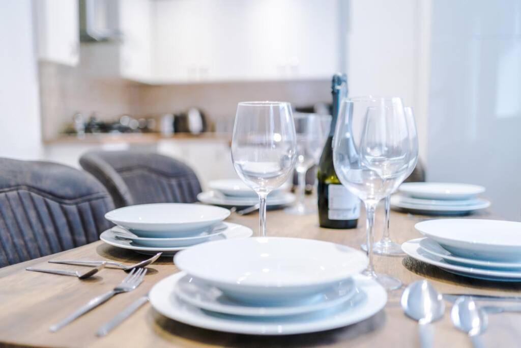 Apartment Kharma House - 5 Bed Sleeps 9 *