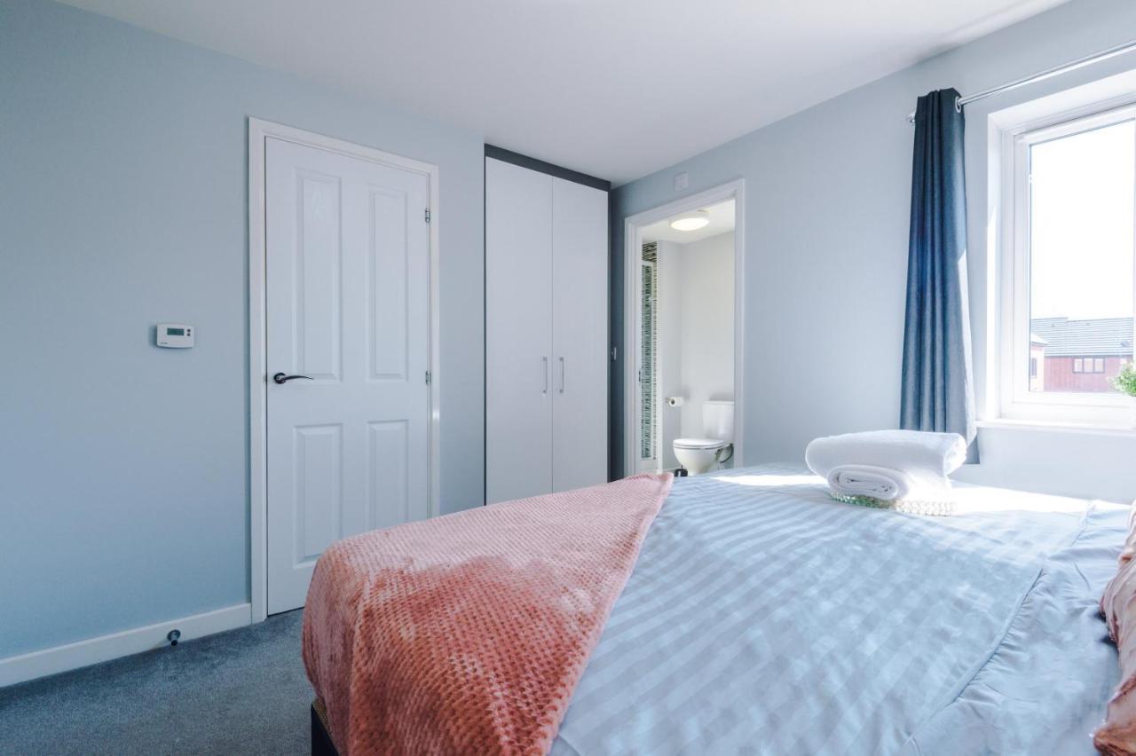 Vidale Court, 3 Bedroom House With River Irwell View, Sleeps 6 Apartment