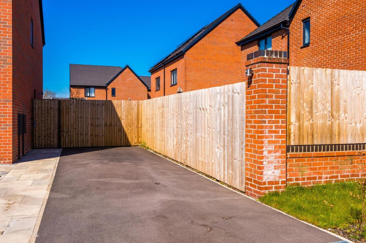 Apartment Vidale Court, 3 Bedroom House With River Irwell View, Sleeps 6 Manchester