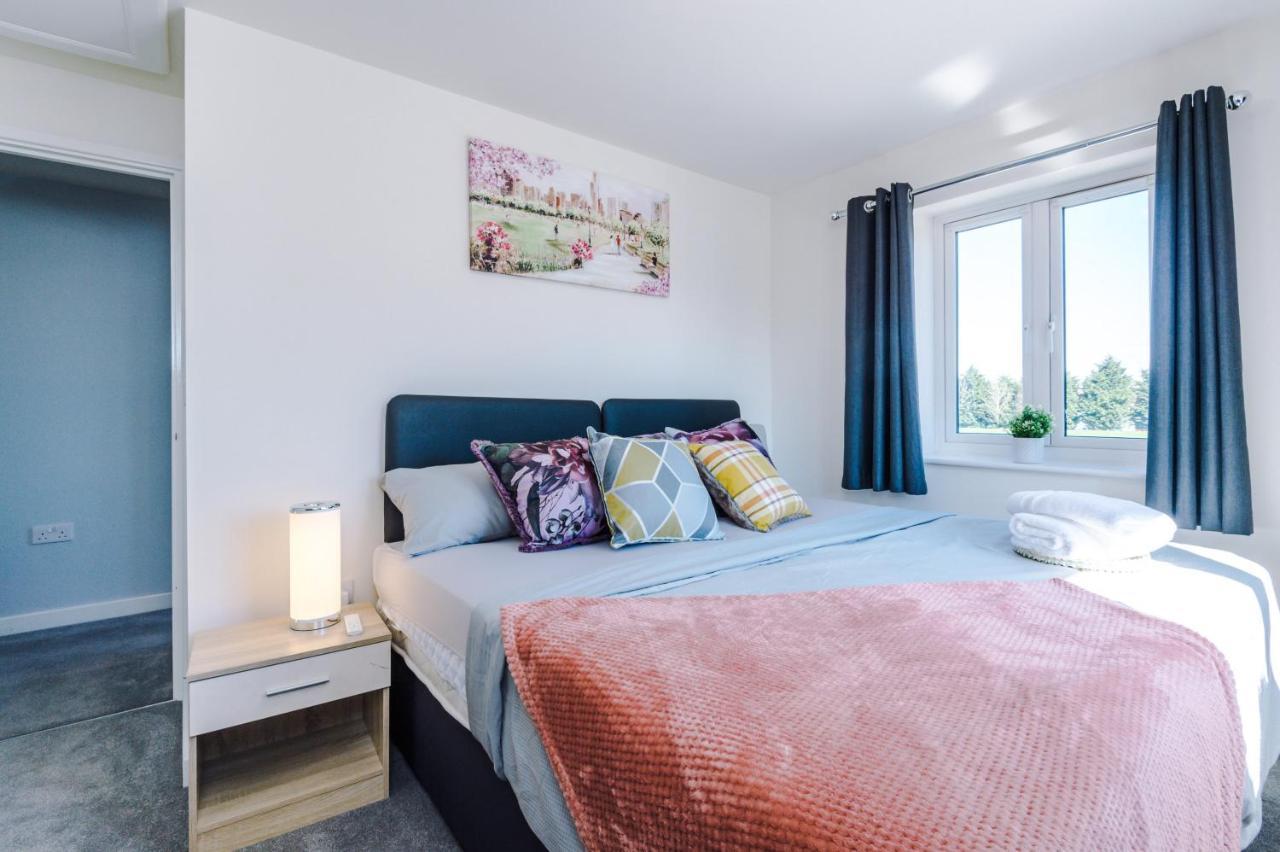 Vidale Court, 3 Bedroom House With River Irwell View, Sleeps 6 * Manchester