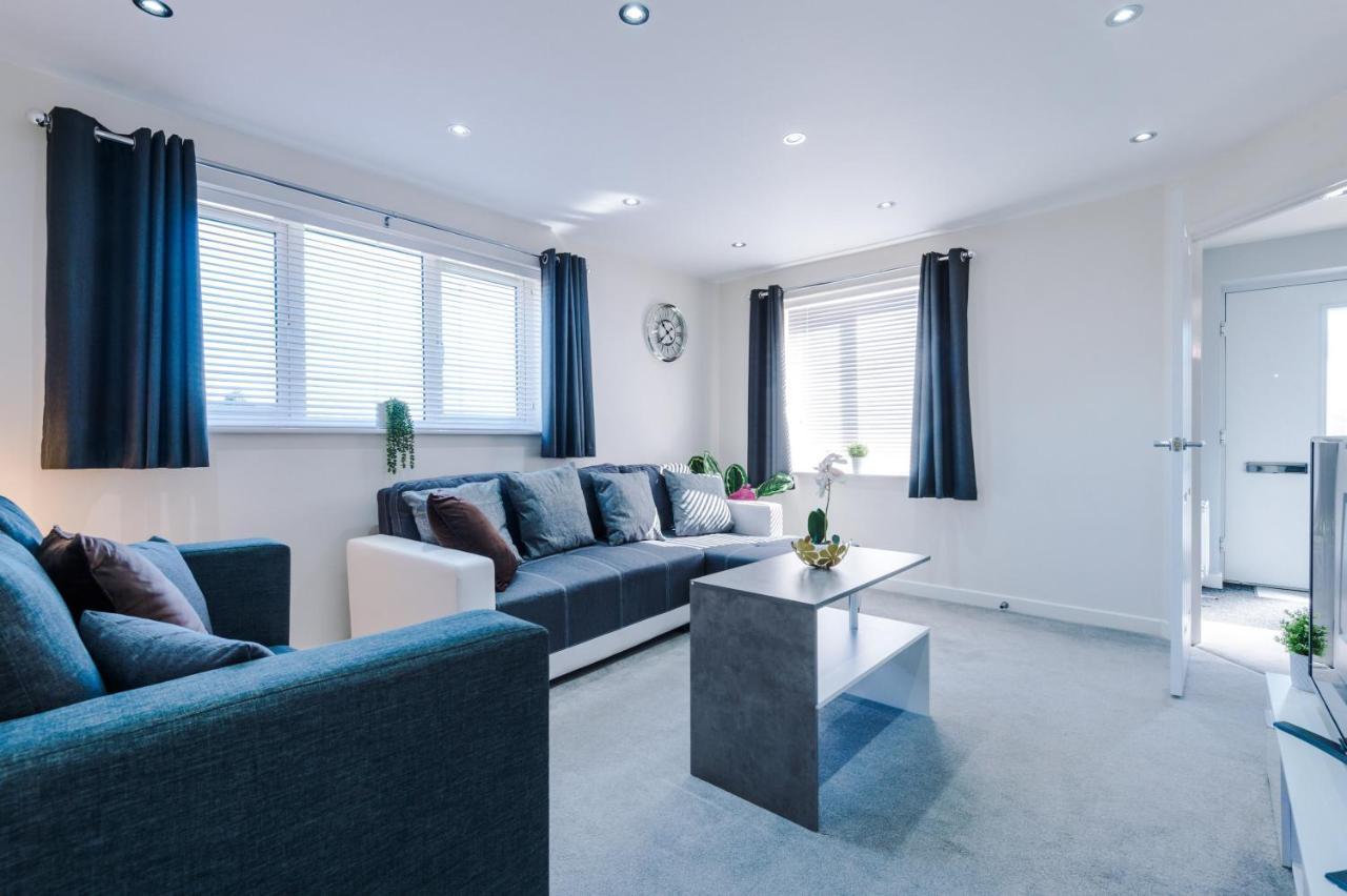 Vidale Court, 3 Bedroom House With River Irwell View, Sleeps 6 * Manchester