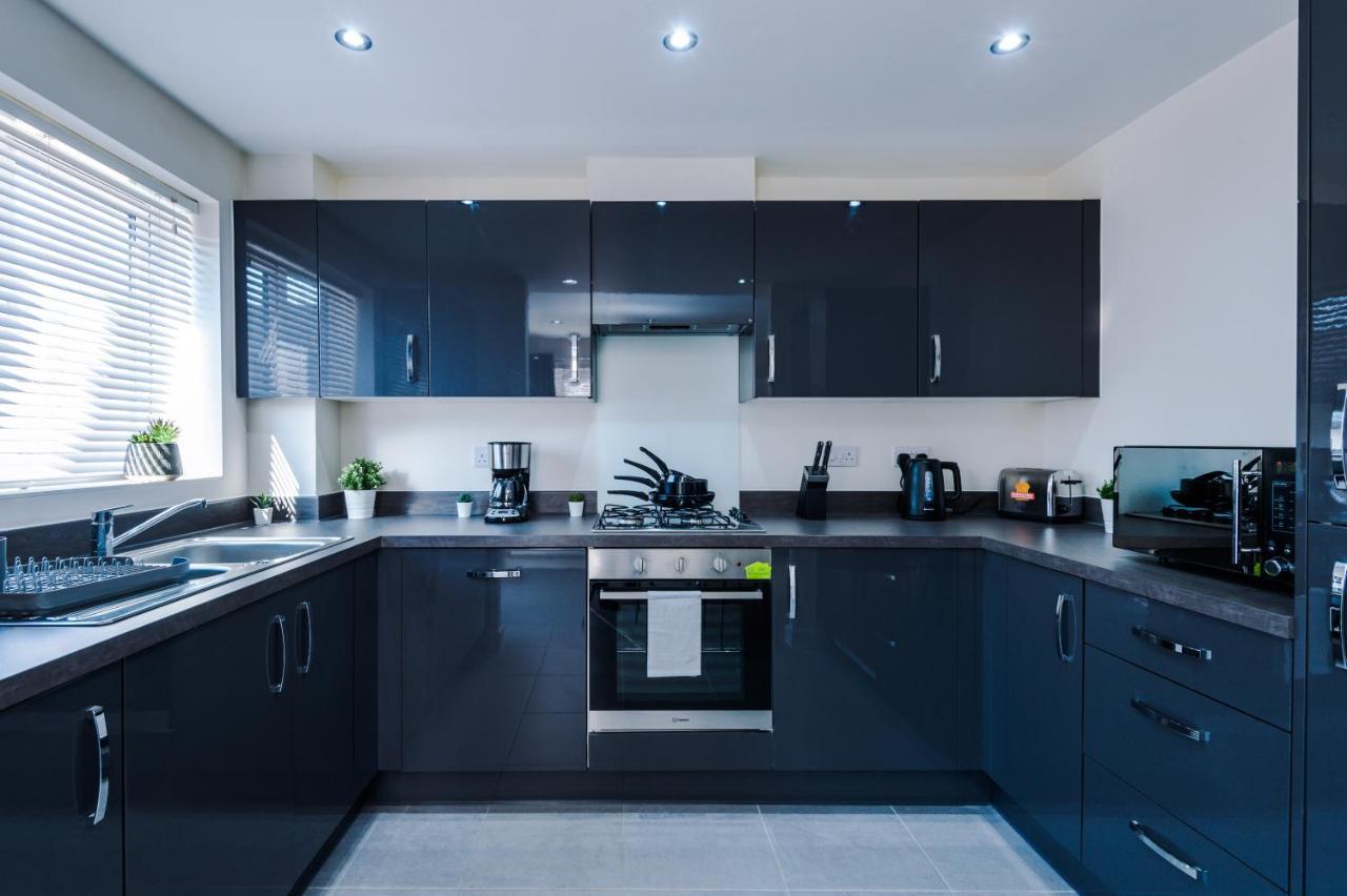 Vidale Court, 3 Bedroom House With River Irwell View, Sleeps 6 * Manchester