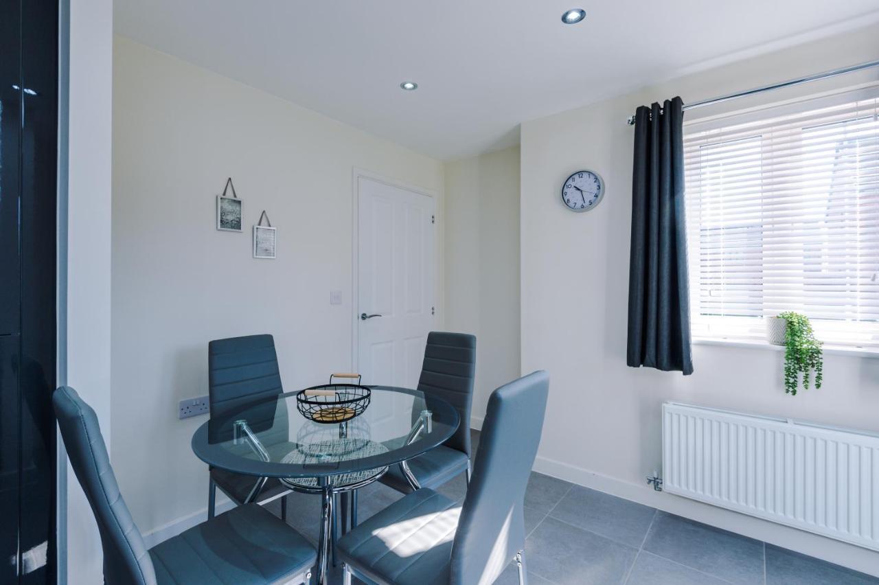 Apartment Vidale Court, 3 Bedroom House With River Irwell View, Sleeps 6 *