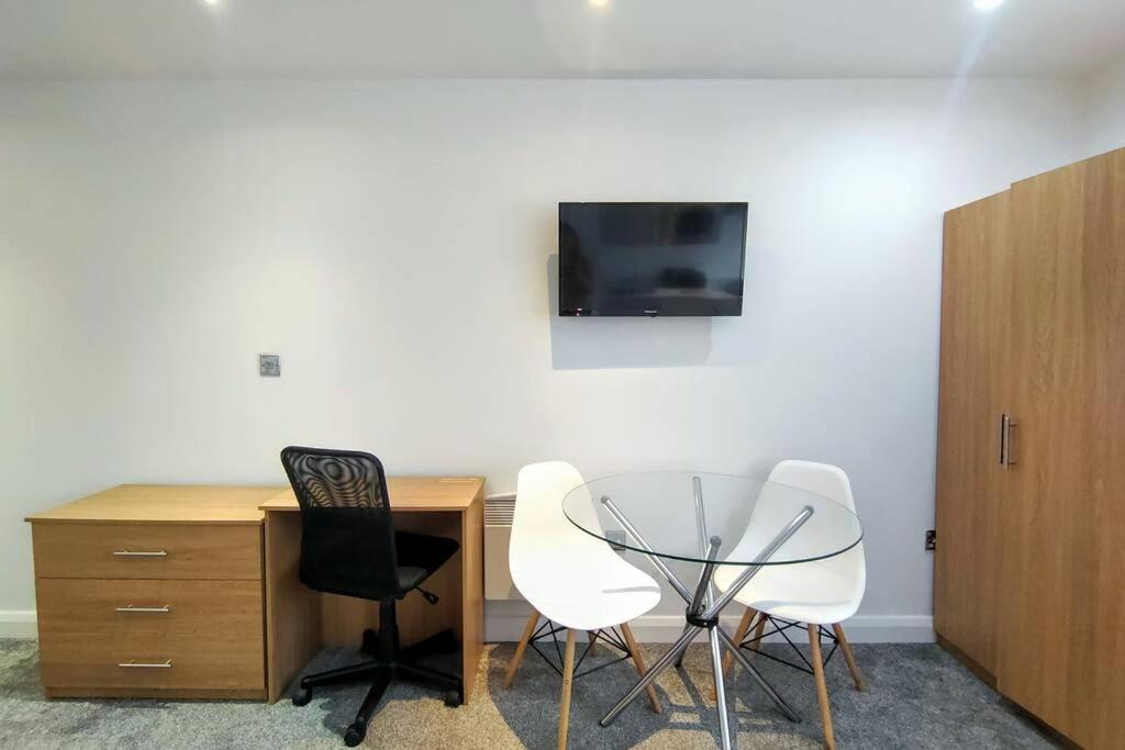 Apartment Modern Centre Residential Studio