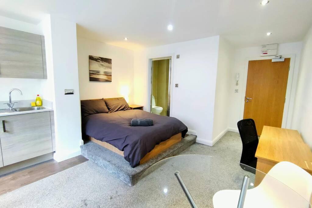 Apartment Modern Centre Residential Studio