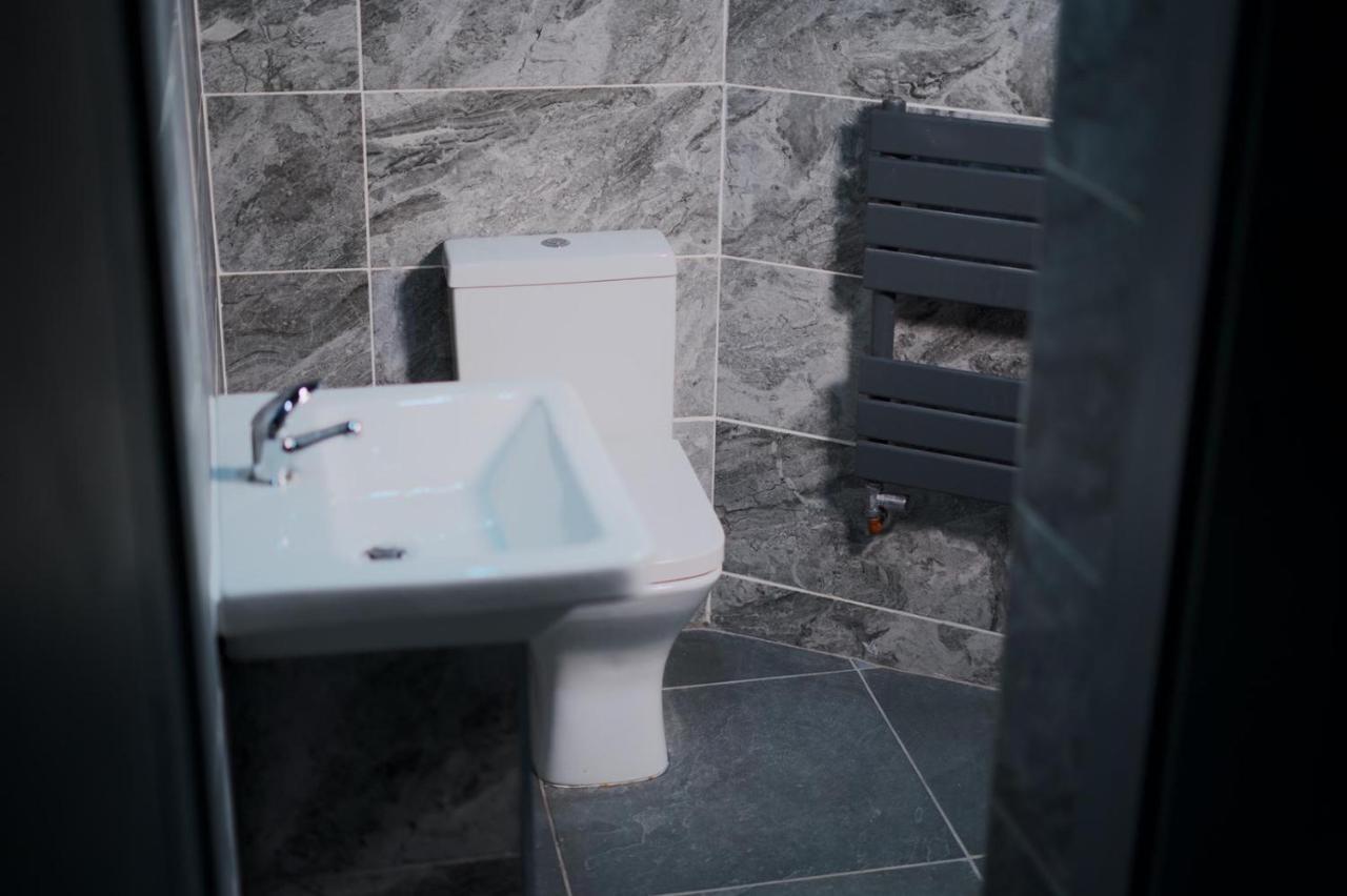 Casa Jungle Slps 20 Mcr Centre Hot Tub, Bar And Cinema Leisure Apartment *