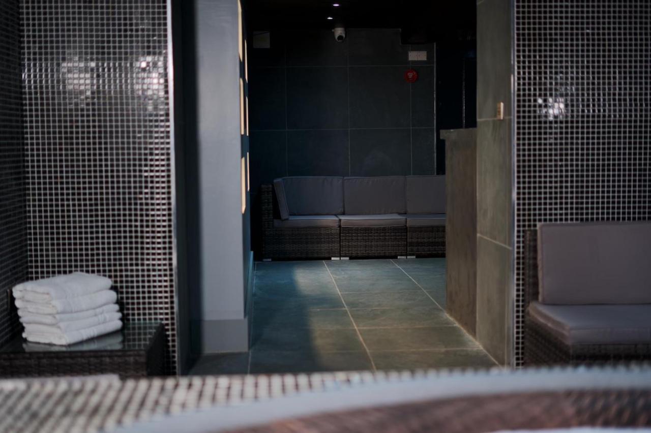Casa Jungle Slps 20 Mcr Centre Hot Tub, Bar And Cinema Leisure Apartment