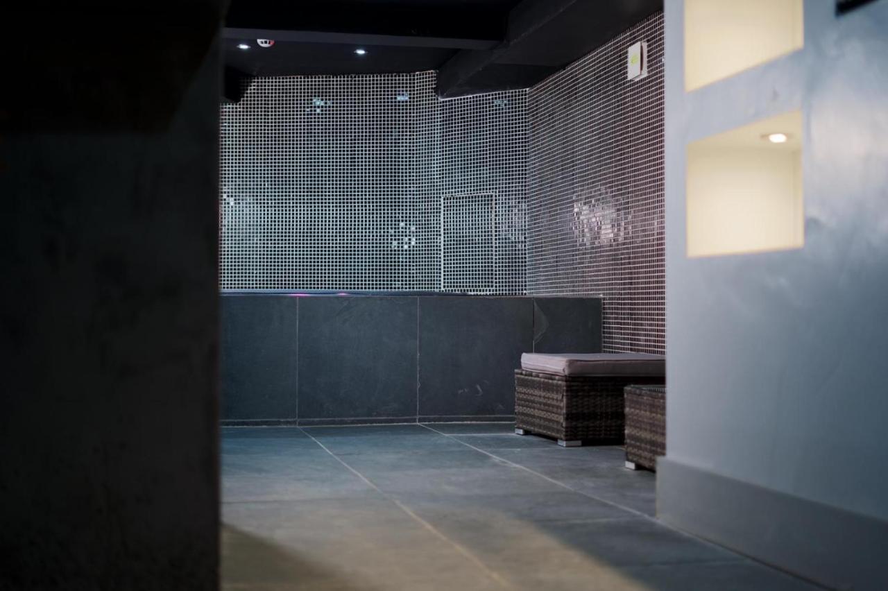 Casa Jungle Slps 20 Mcr Centre Hot Tub, Bar And Cinema Leisure