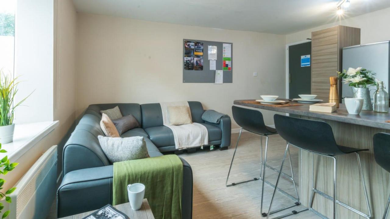 Apartment Homely Private Bedrooms At Oxford Court In