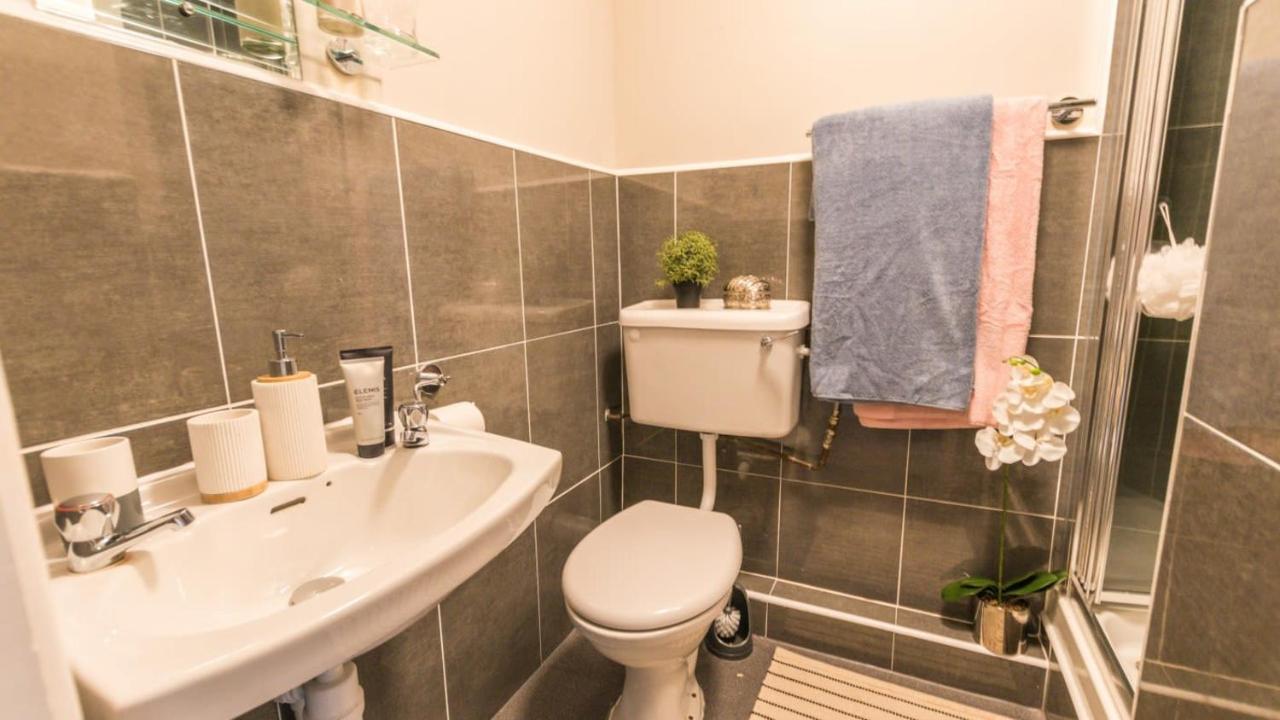 Homely Private Bedrooms At Oxford Court In *