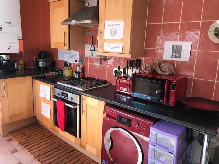 Private King En-suite Bedroom Close To Mediacityuk/old Trafford Accommodatie bij particulieren *