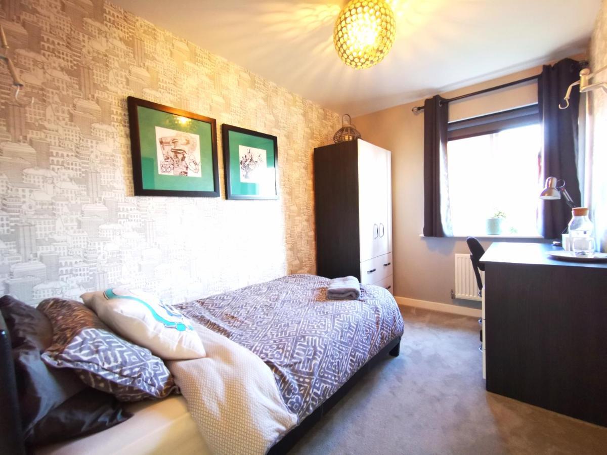 Vakantiehuis The Lawnswood - With Free Parking