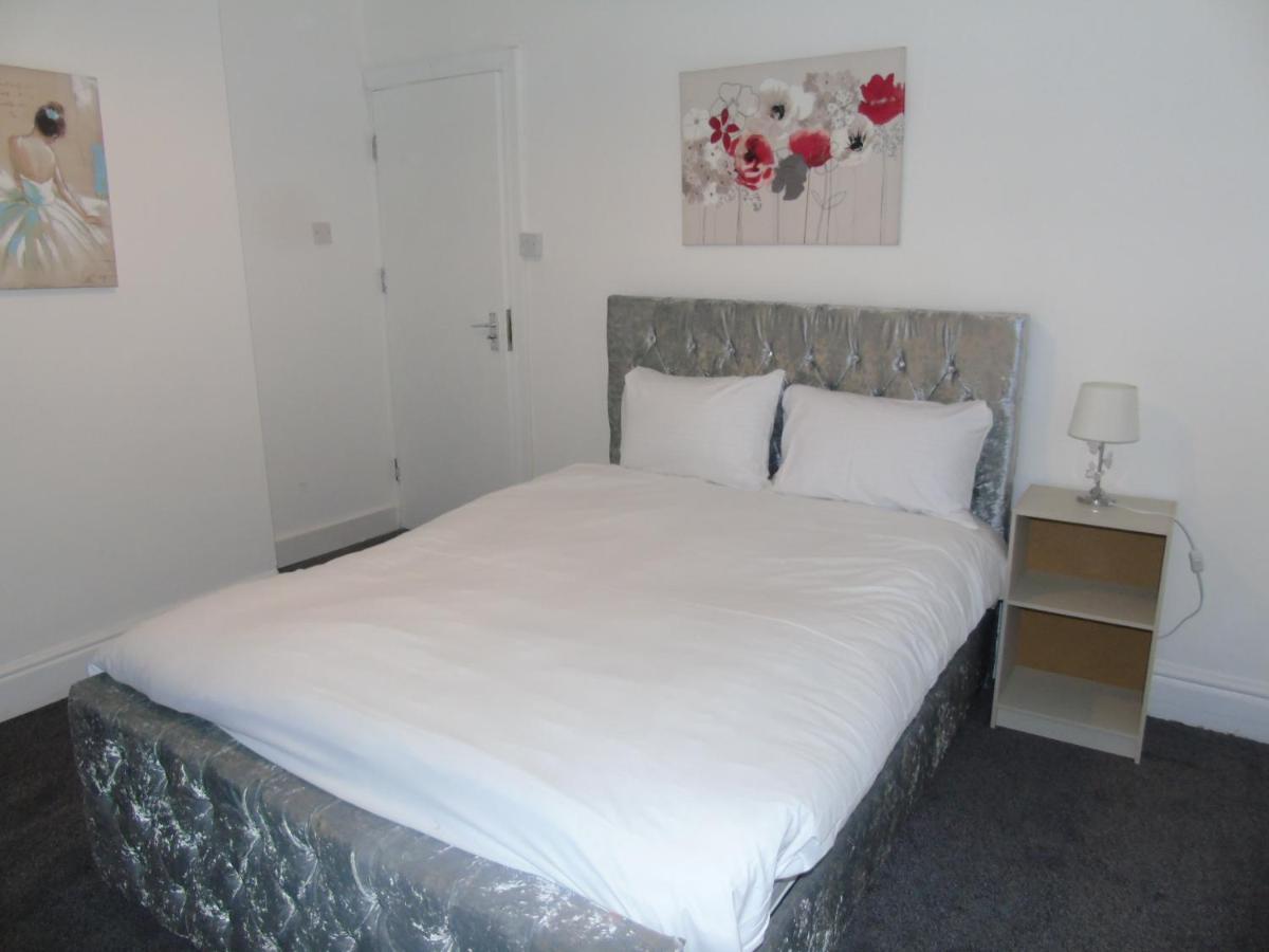 Salford Guest house *