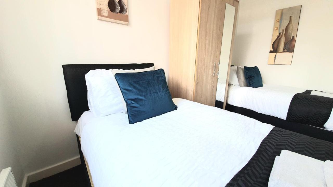 Salford Ark Comfort Near Salford Royal And Trafford Centre *
