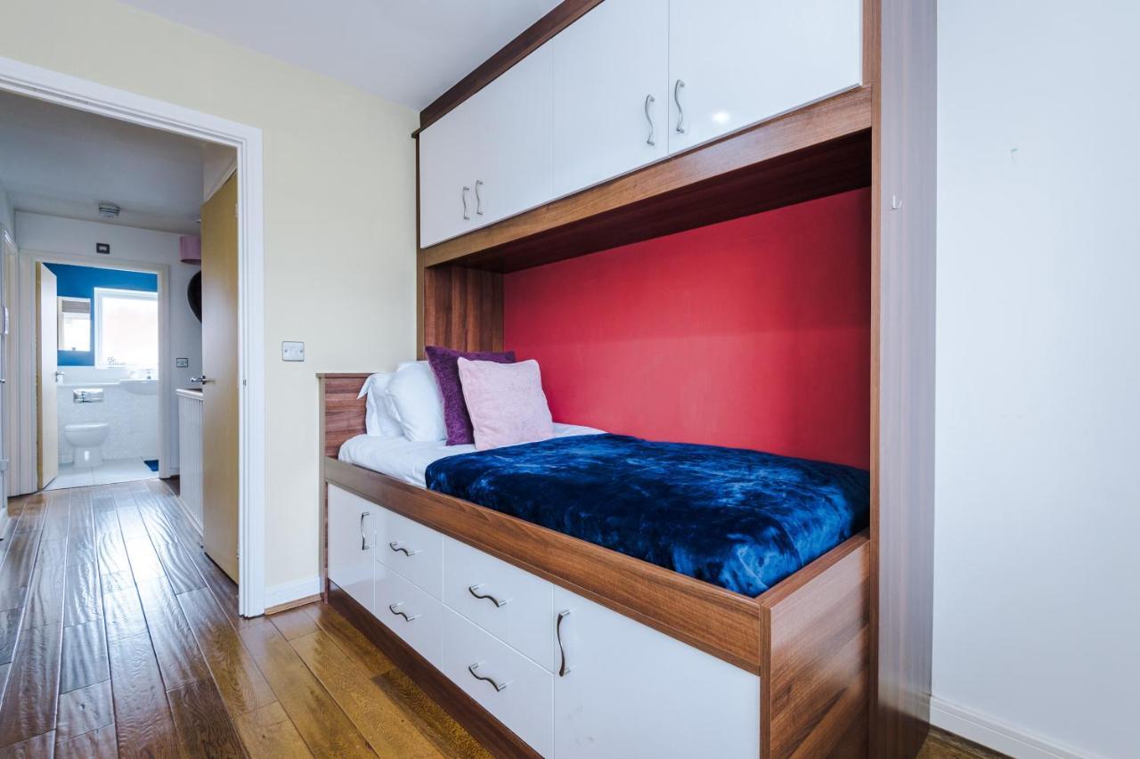 3 Bed Stylish Near The Etihad Stadium Holiday home