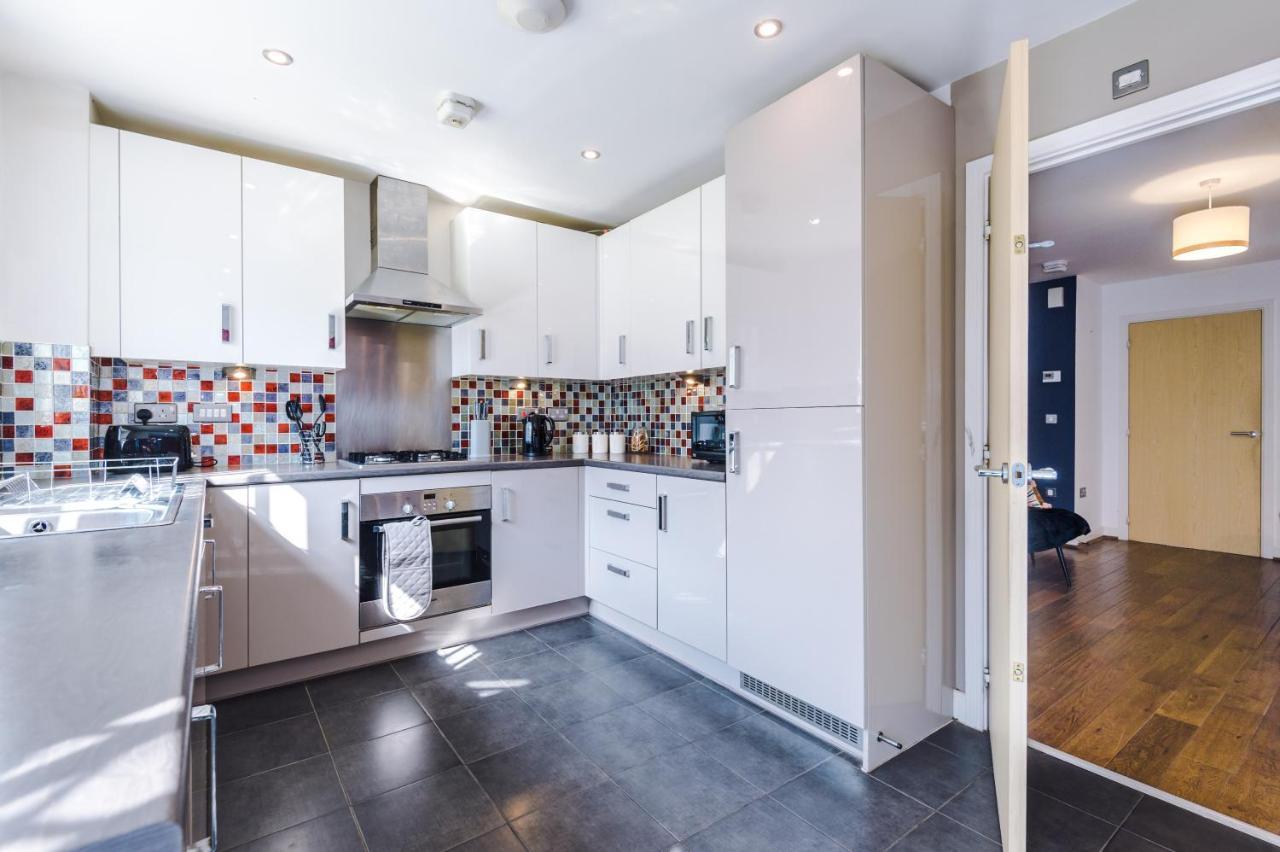 3 Bed Stylish Near The Etihad Stadium Holiday home *