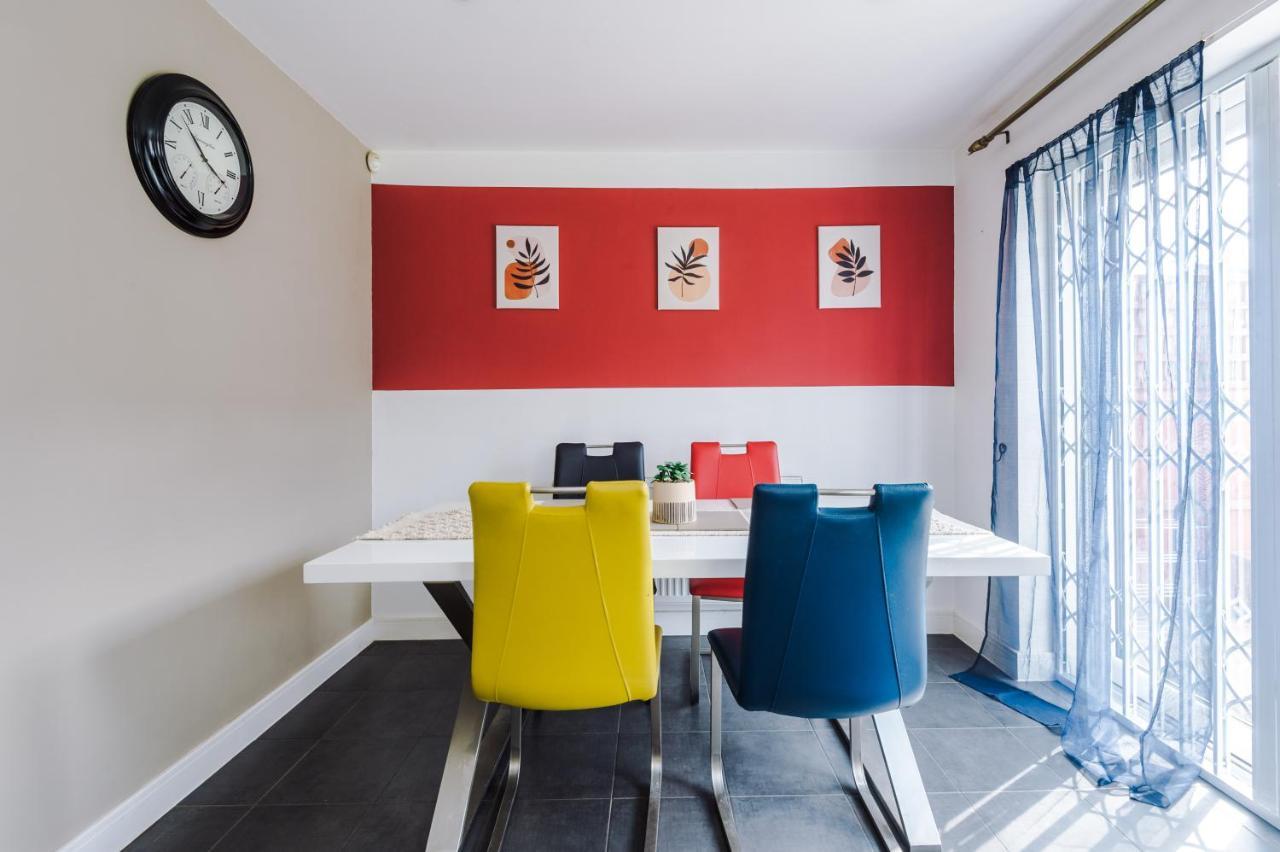 3 Bed Stylish Near The Etihad Stadium Holiday home