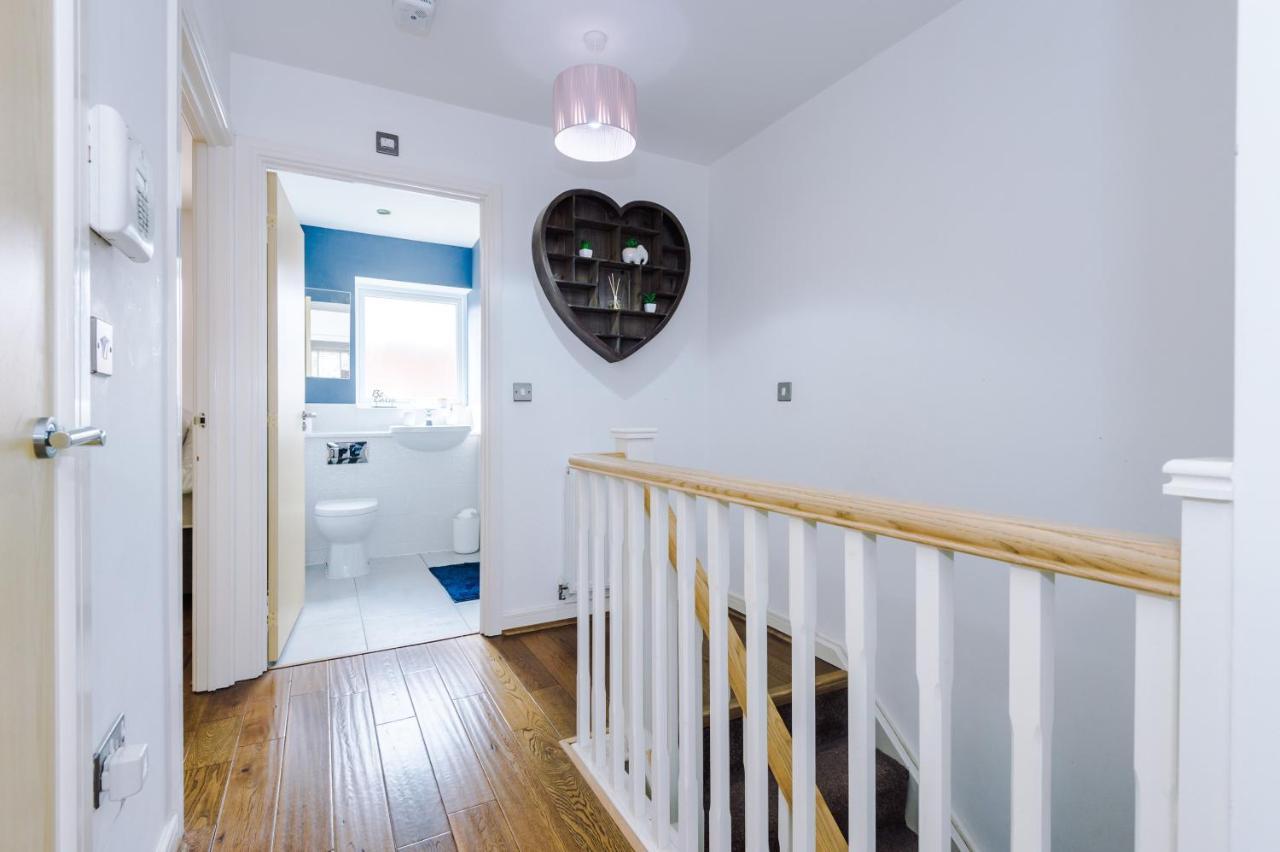 Holiday home 3 Bed Stylish Near The Etihad Stadium