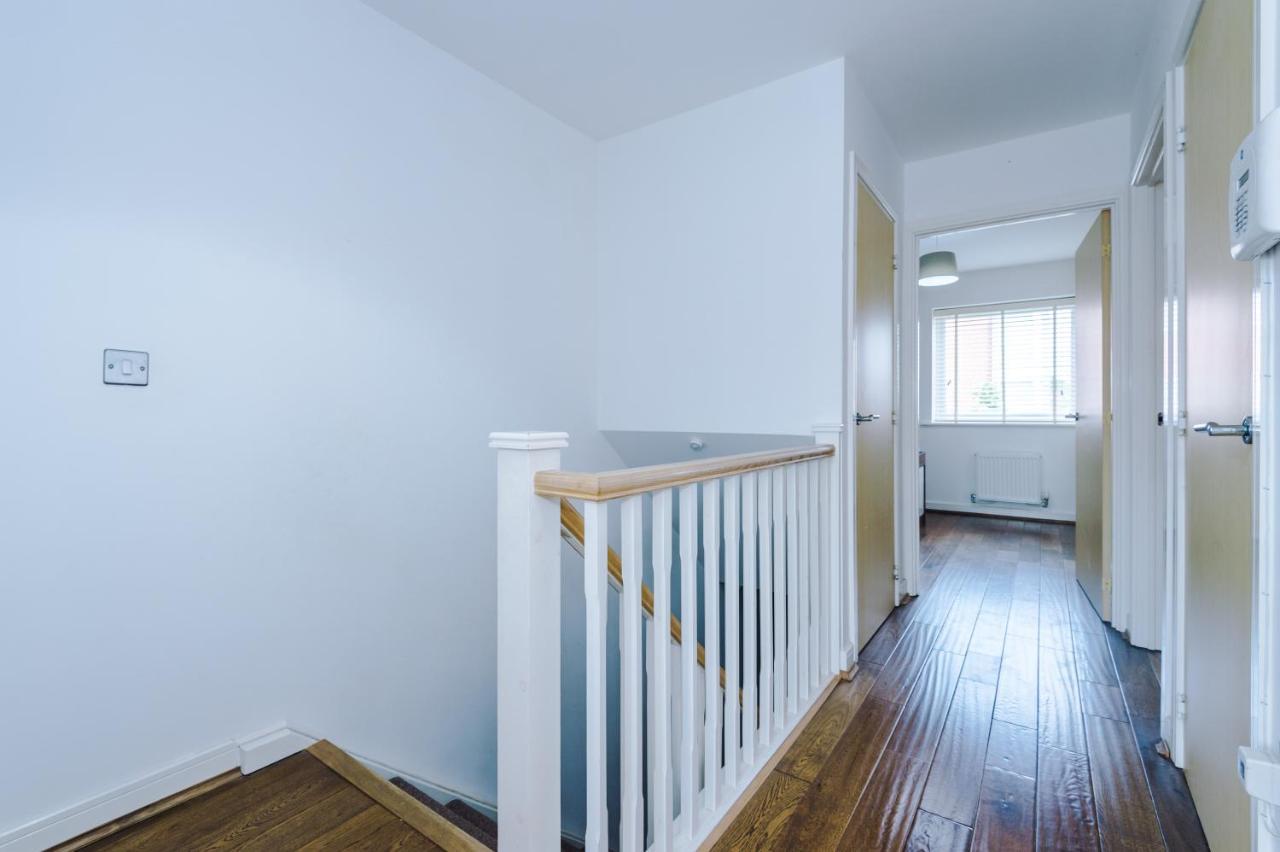 3 Bed Stylish Near The Etihad Stadium Holiday home Manchester