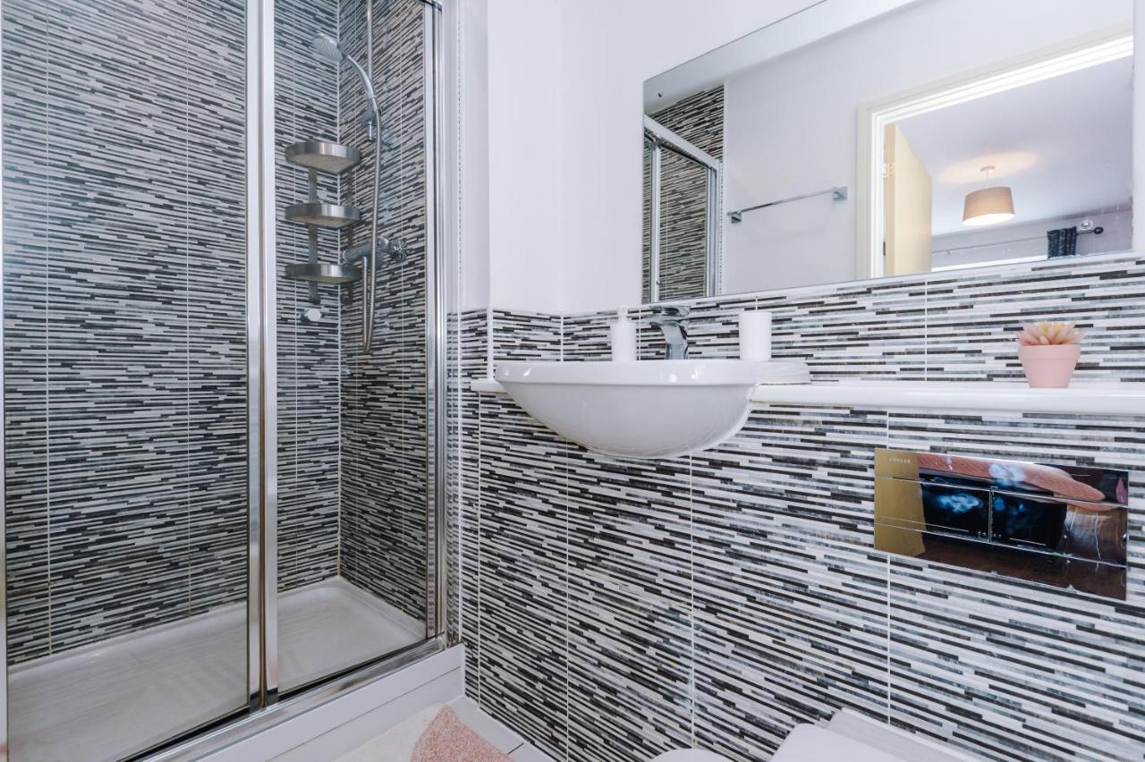 3 Bed Stylish Near The Etihad Stadium Holiday home *