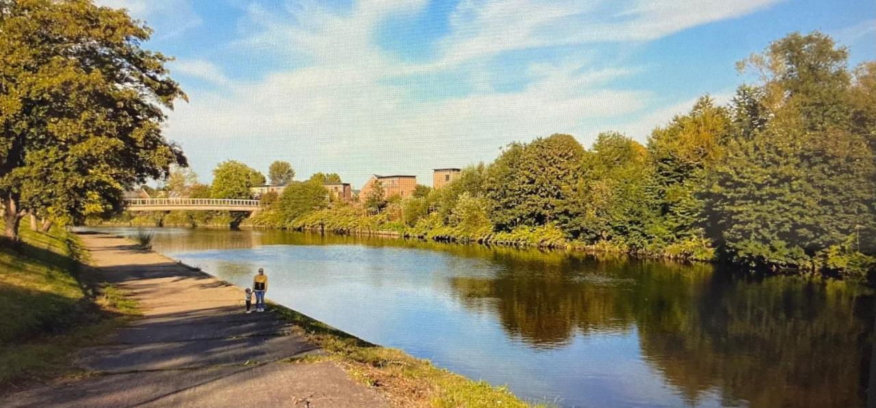 Villa Detached Riverside In The Heart Of Manchester