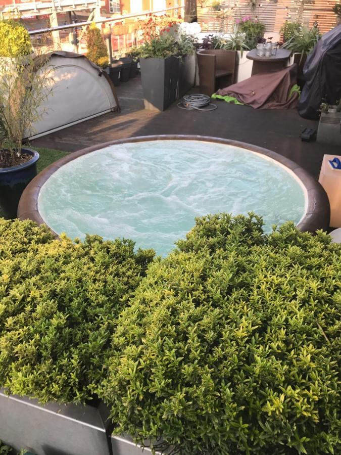 Contemporary Ancoats Penthouse With Large Private Terrace And Hot Tub Manchester