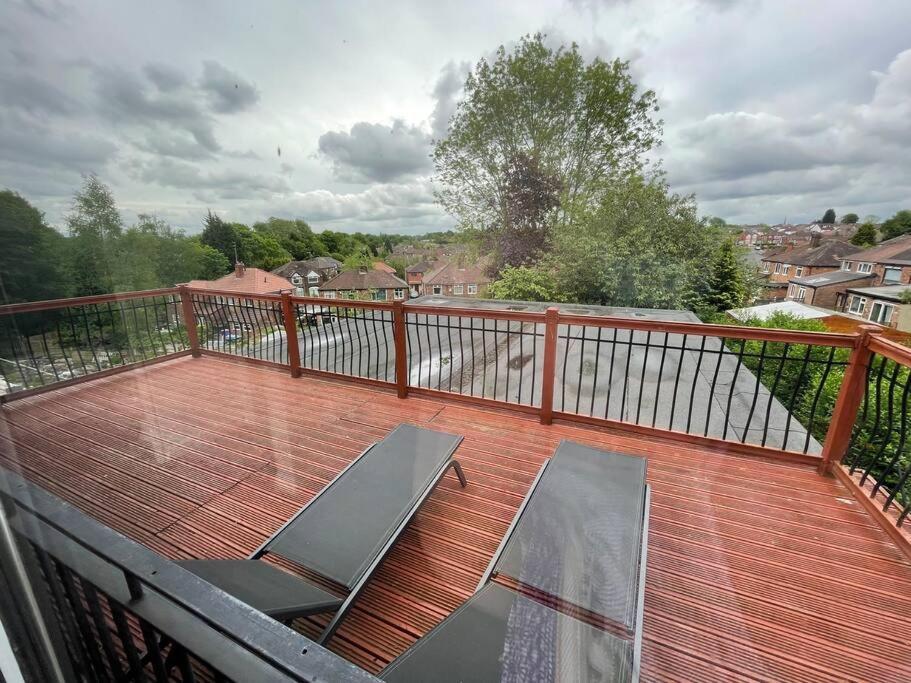 Mansion With Pool & Hot Tub Manchester Holiday home *