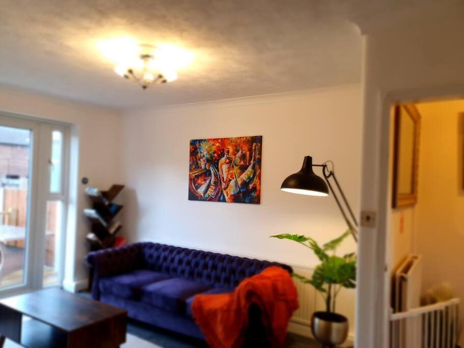 Cheerful 3 Bedroom House With Spacious Garden Holiday home *
