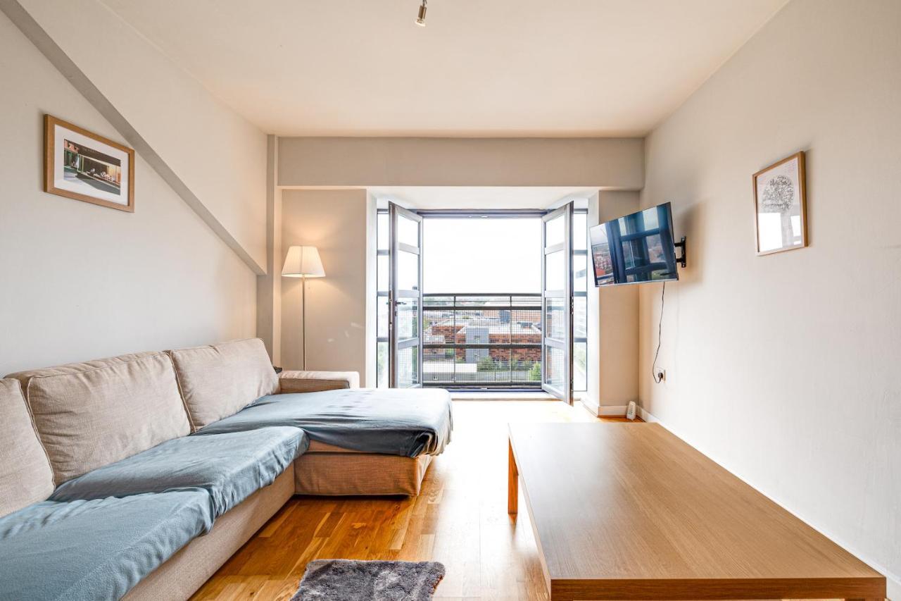 Apartment Large 2 Bed 2 Bath Manchester