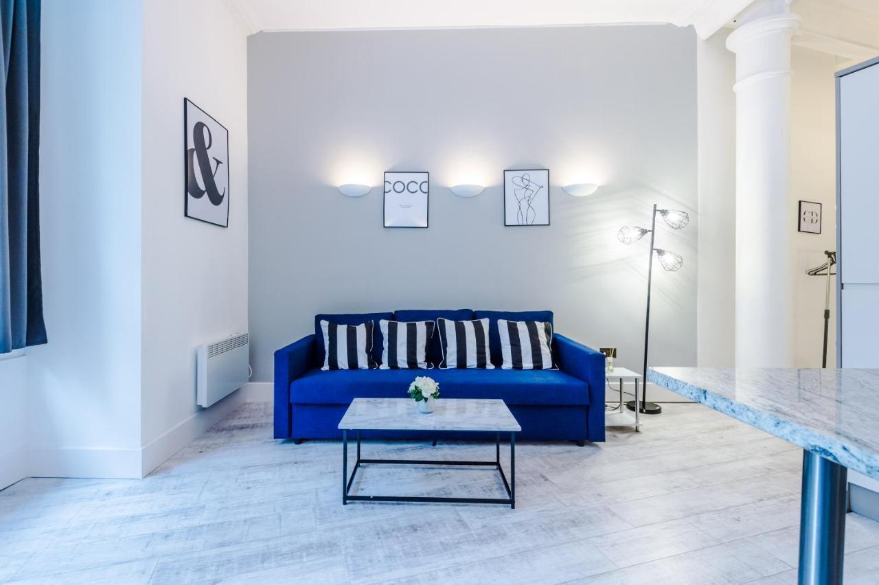 *new* Stylish & Modern Centre *