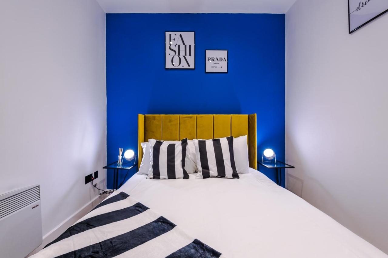 *new* Stylish & Modern Centre Apartment *