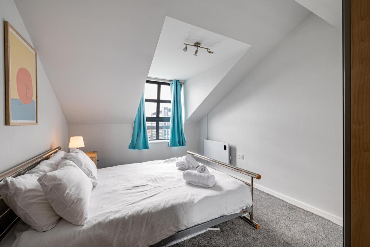 Large 2 Bed 2 Bath Manchester