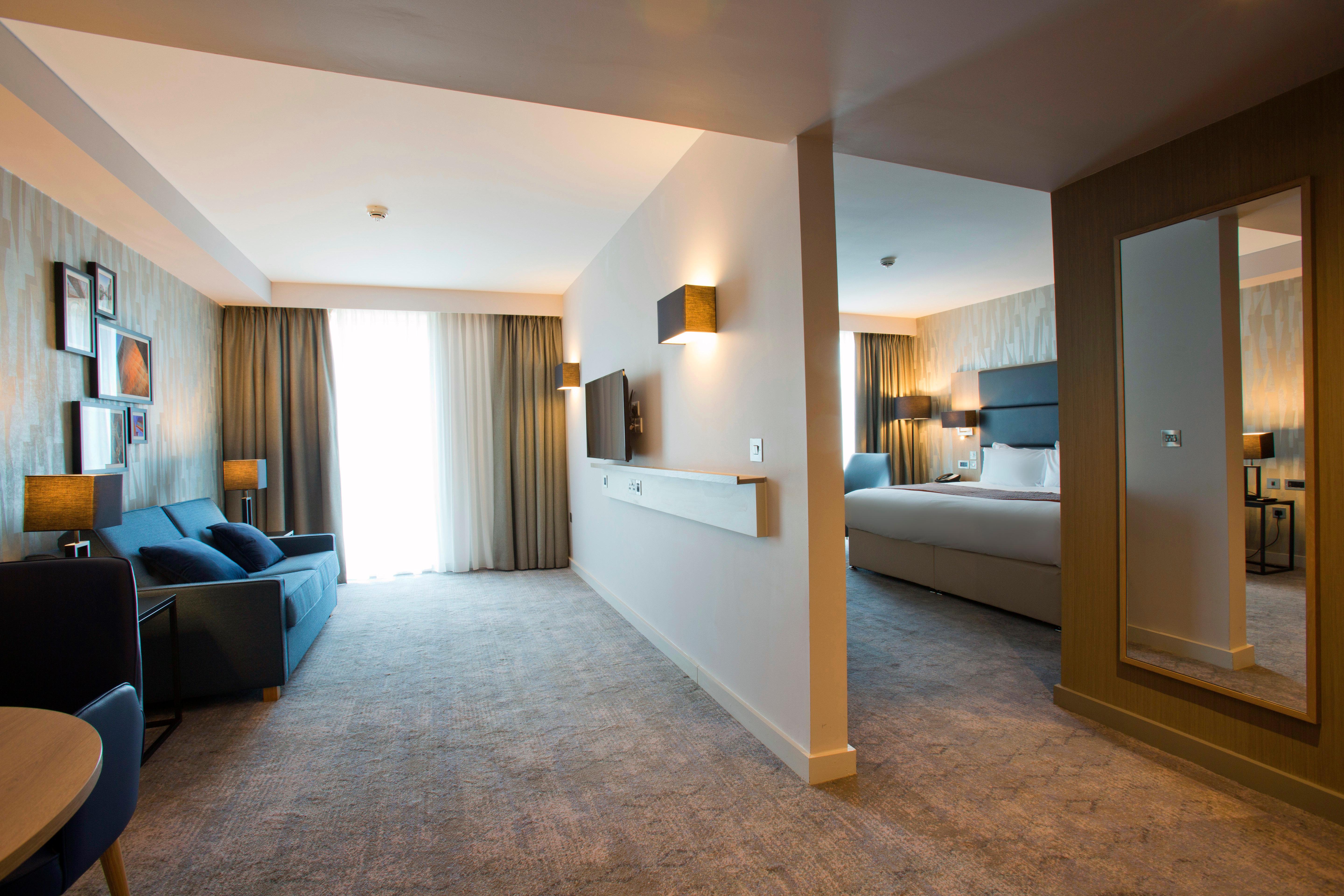 - Centre By Ihg Hotel 4*