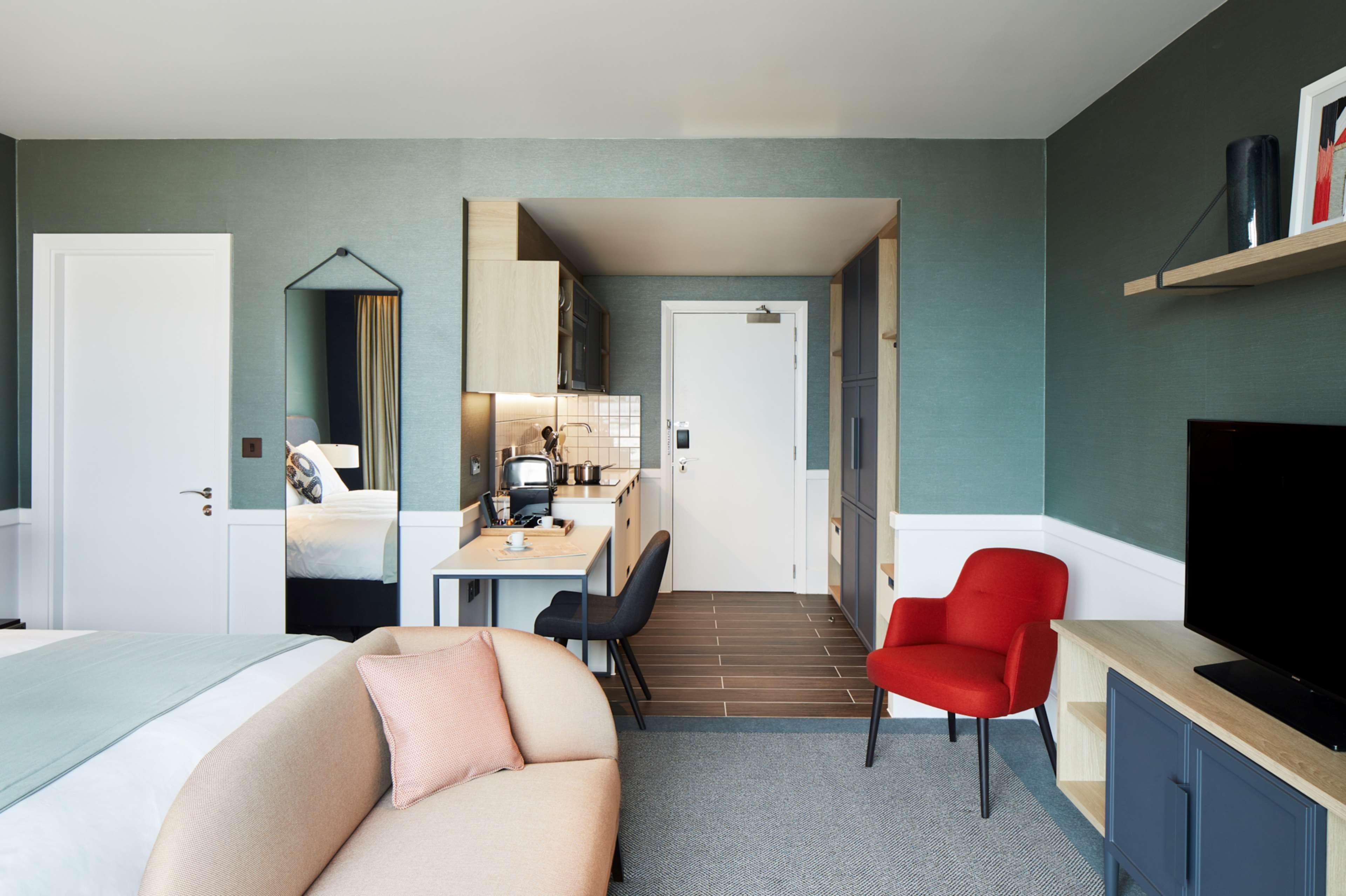 Hyatt House Aparthotel 4*