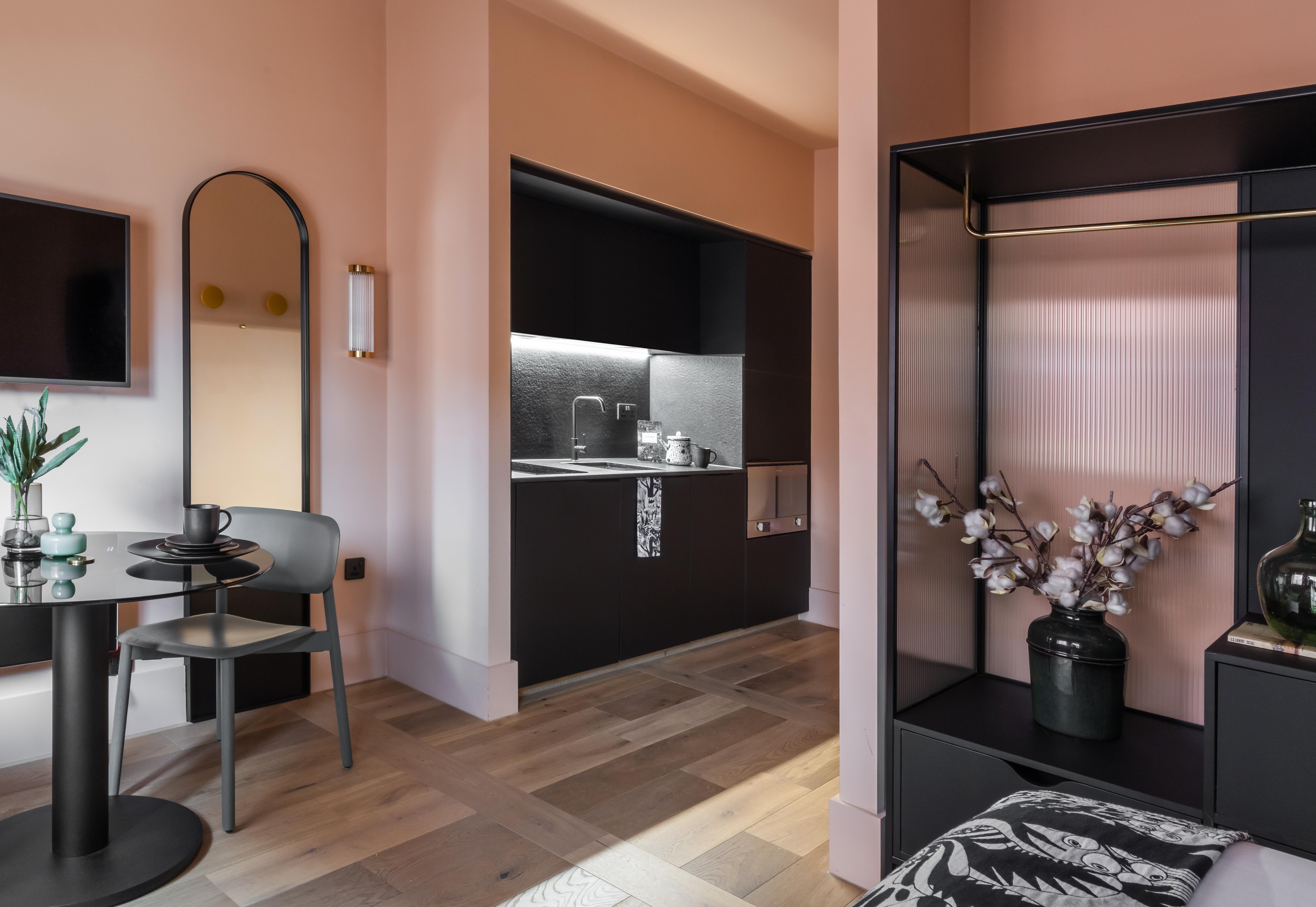Whitworth Locke Aparthotel 4*