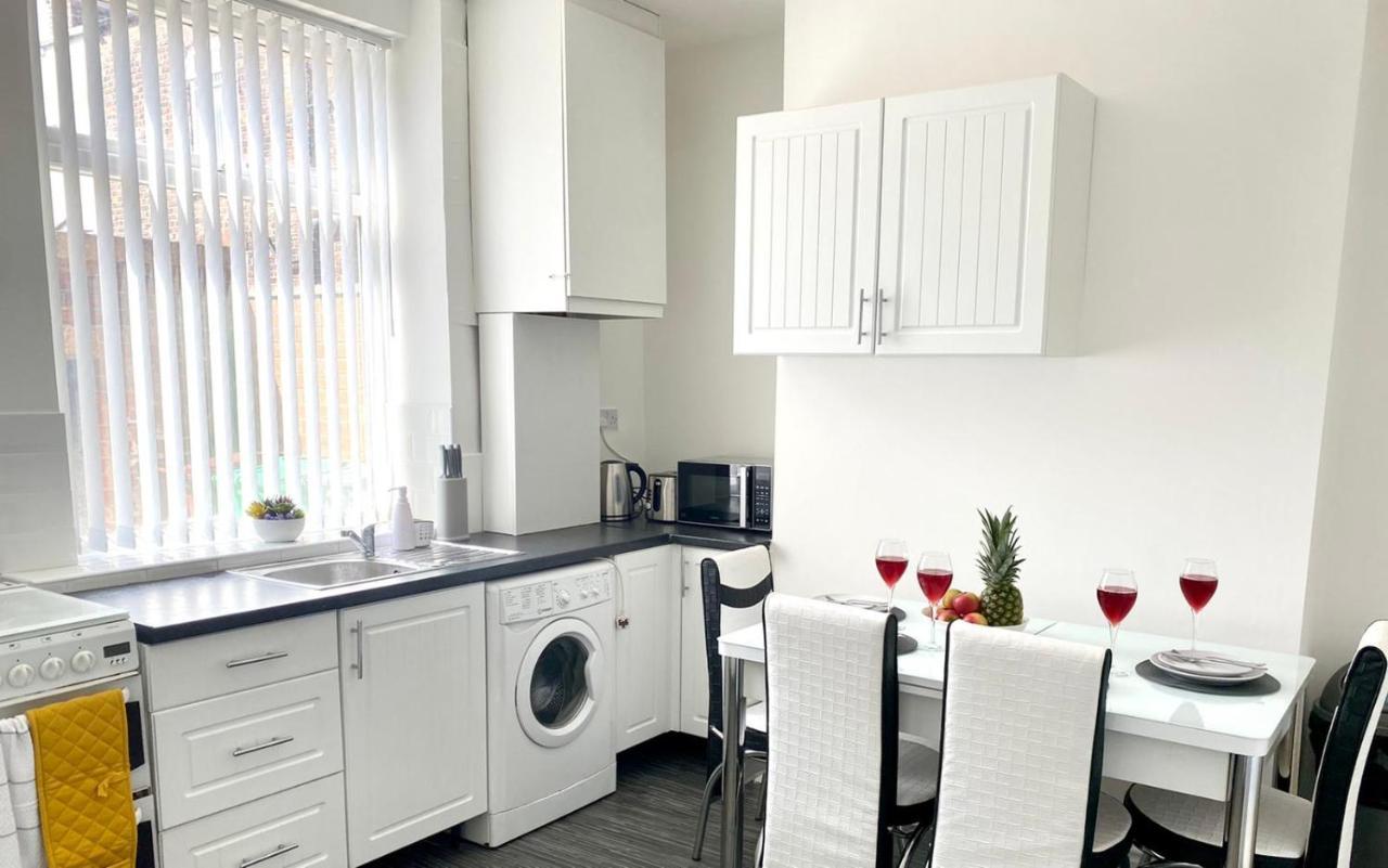Vakantiehuis Cosy Cheerful 2 Bedrooms Near Piccadilly, Etihad Stadium Sleeps Up To 5