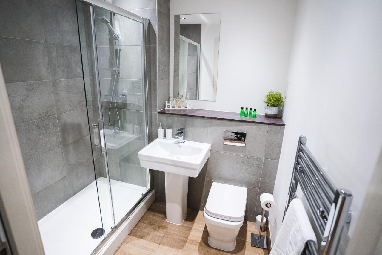 Modern 1-bed - Brand New - - Free Wi-fi
