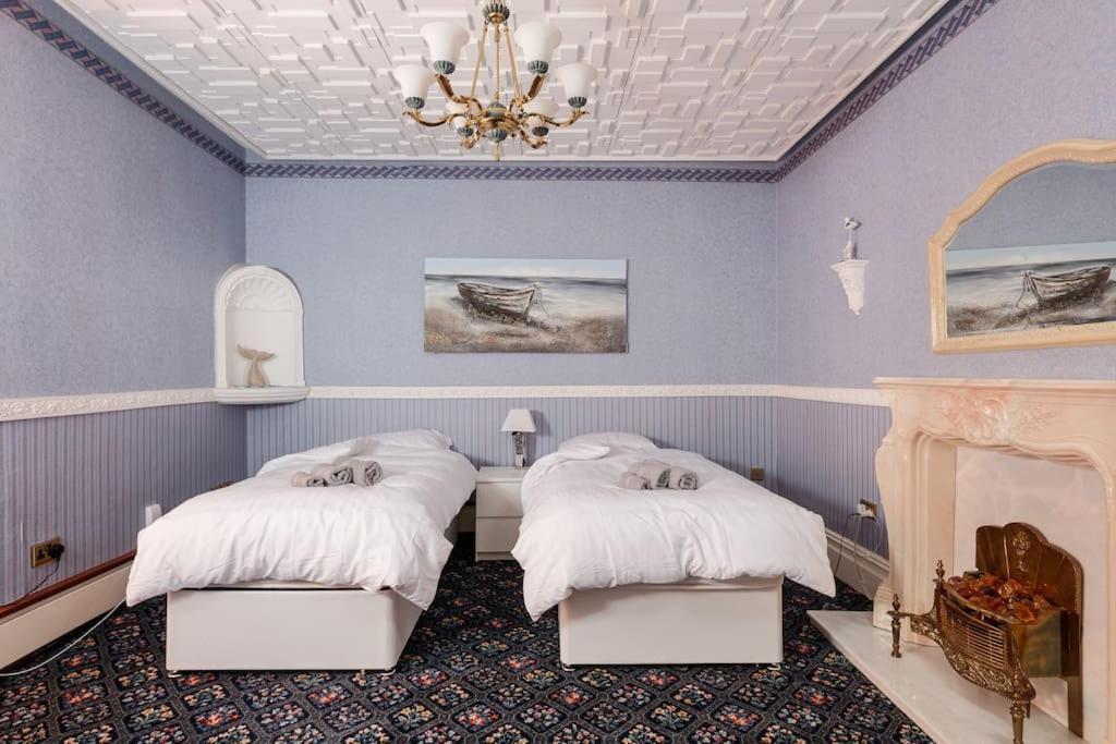 Beautiful 'mayfield' With Private Pool! Manchester