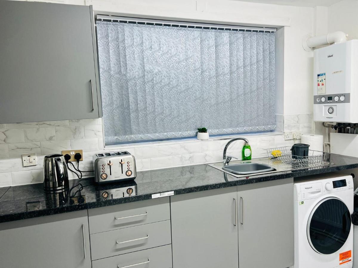 Appartement Beautiful And Homely 3 Bed House With Free Parking So Close To Man And Centre Manchester