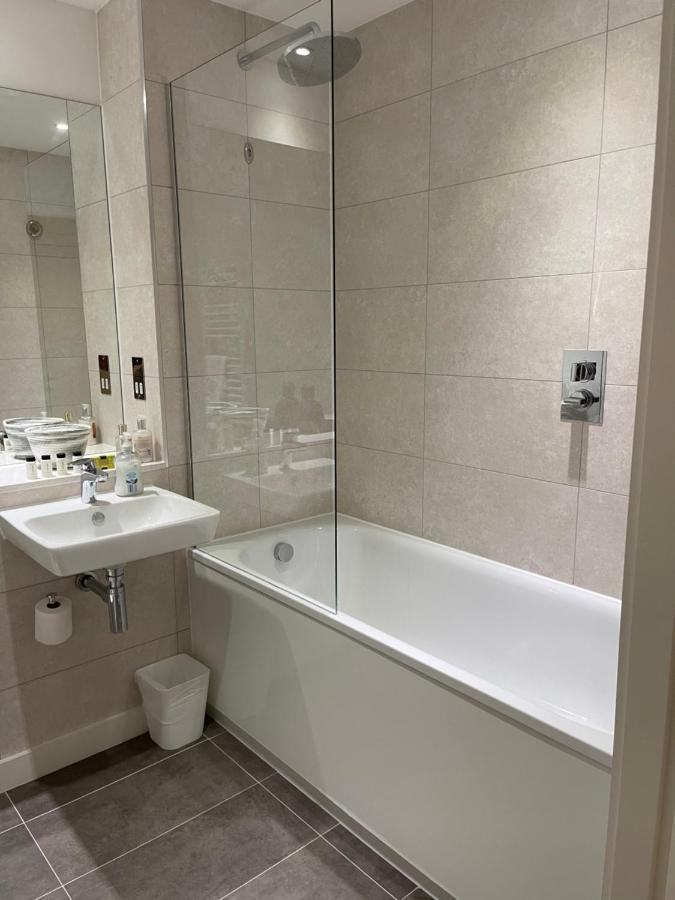 Entire 2 Bed Apmt With Balcony Ancoats Apartment *